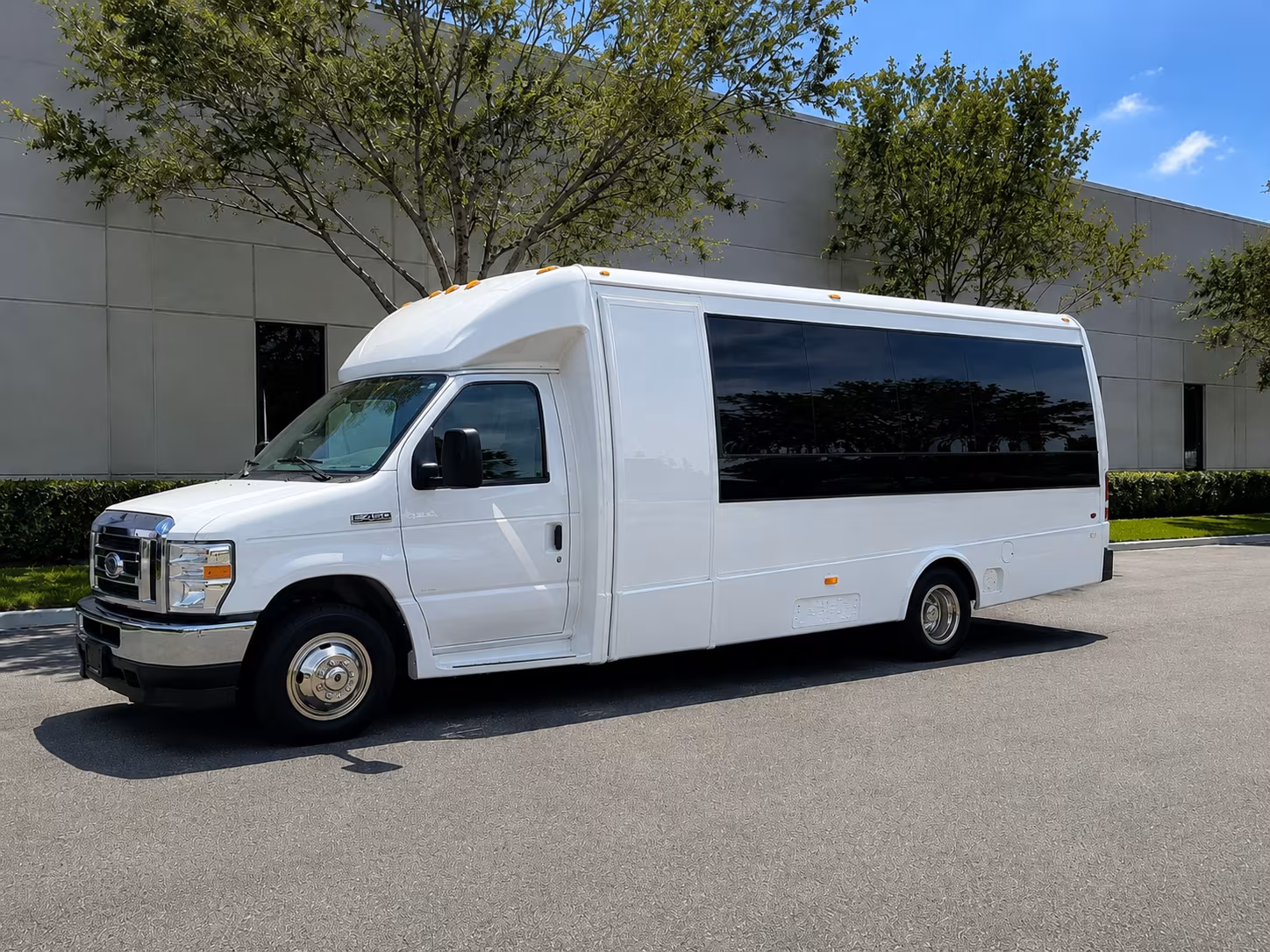 corporate shuttle buses for greenwich business events